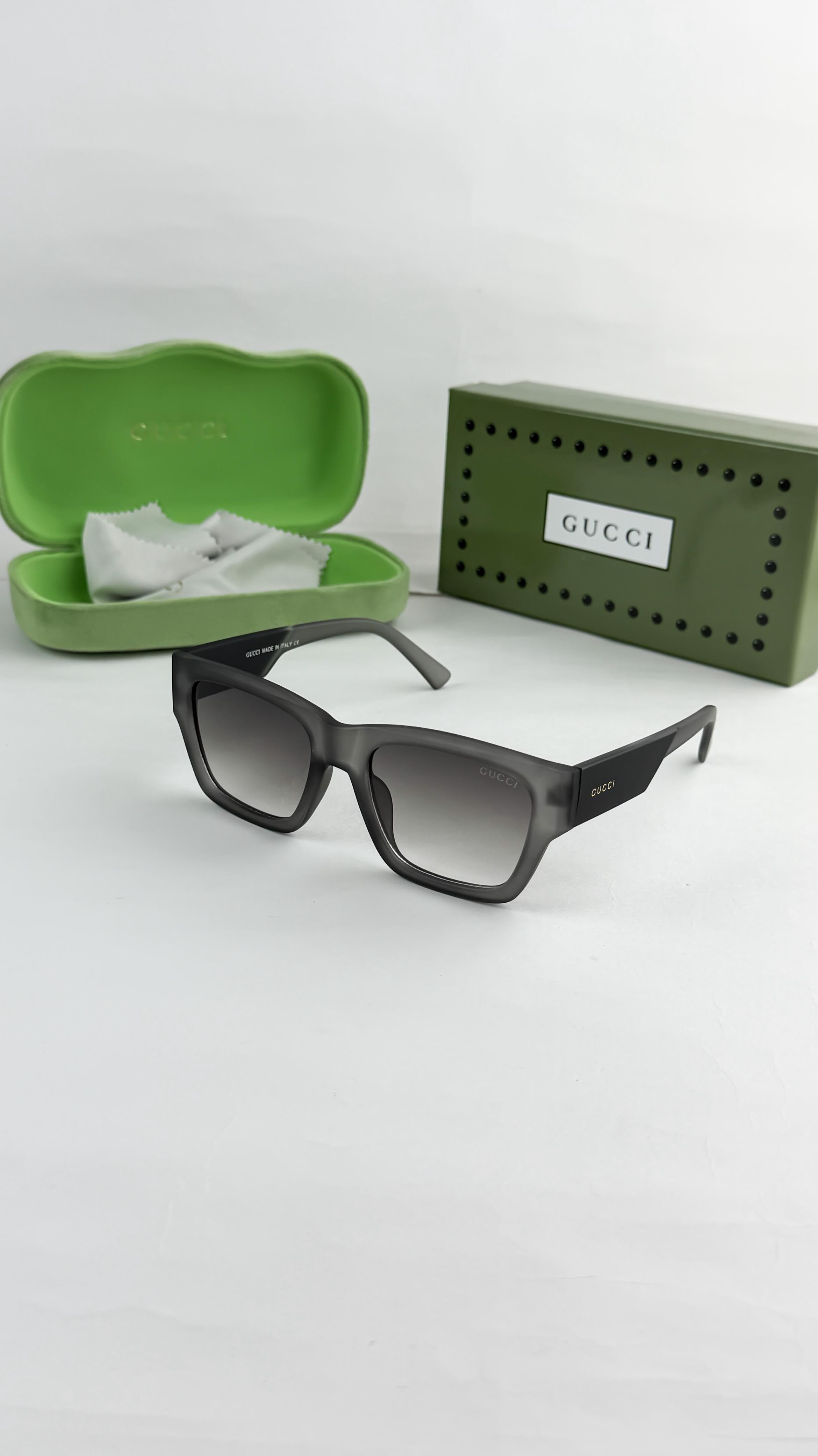 GUC_CI GREY BLACK 1668