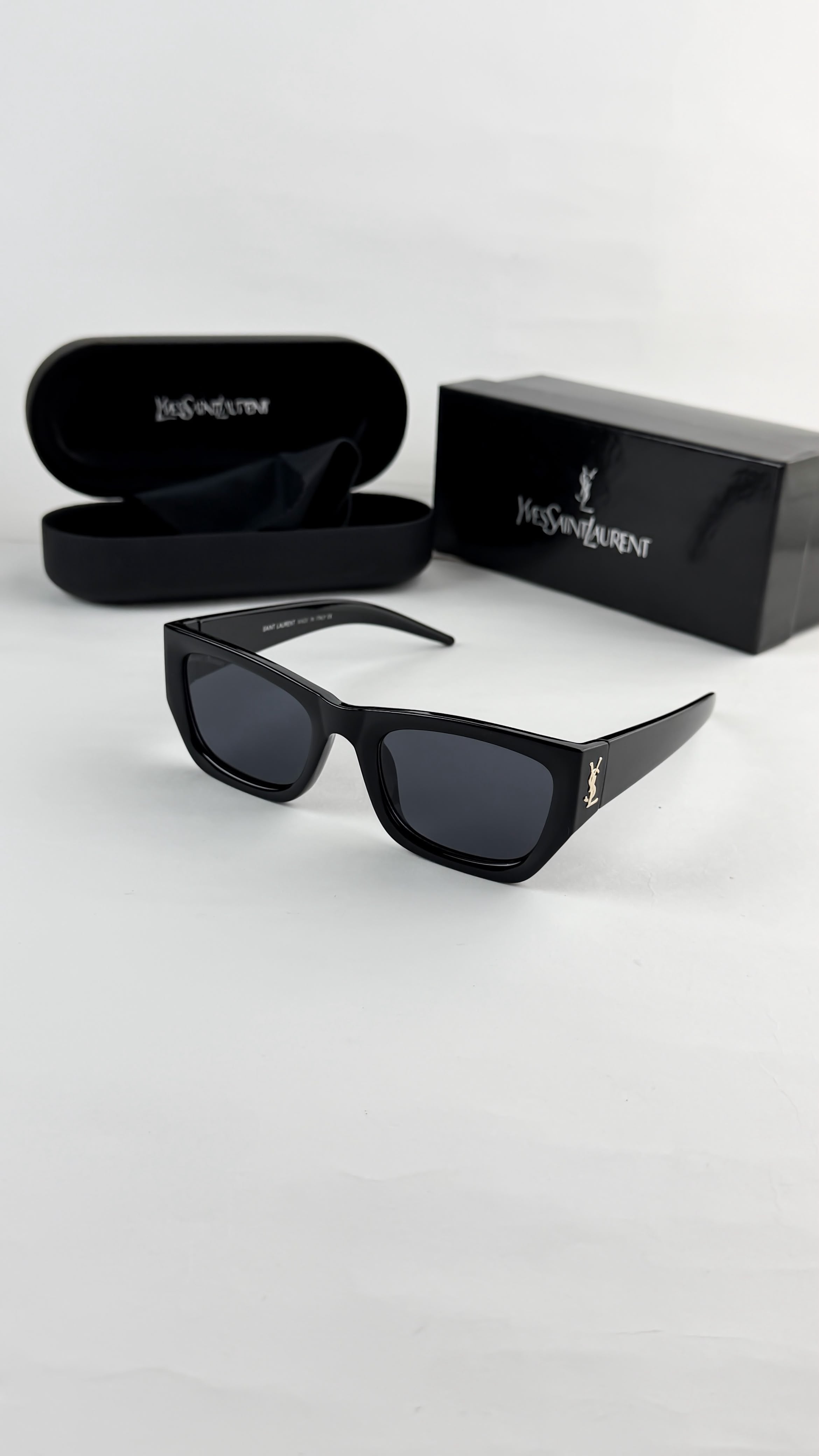 YSL BLACK 0664