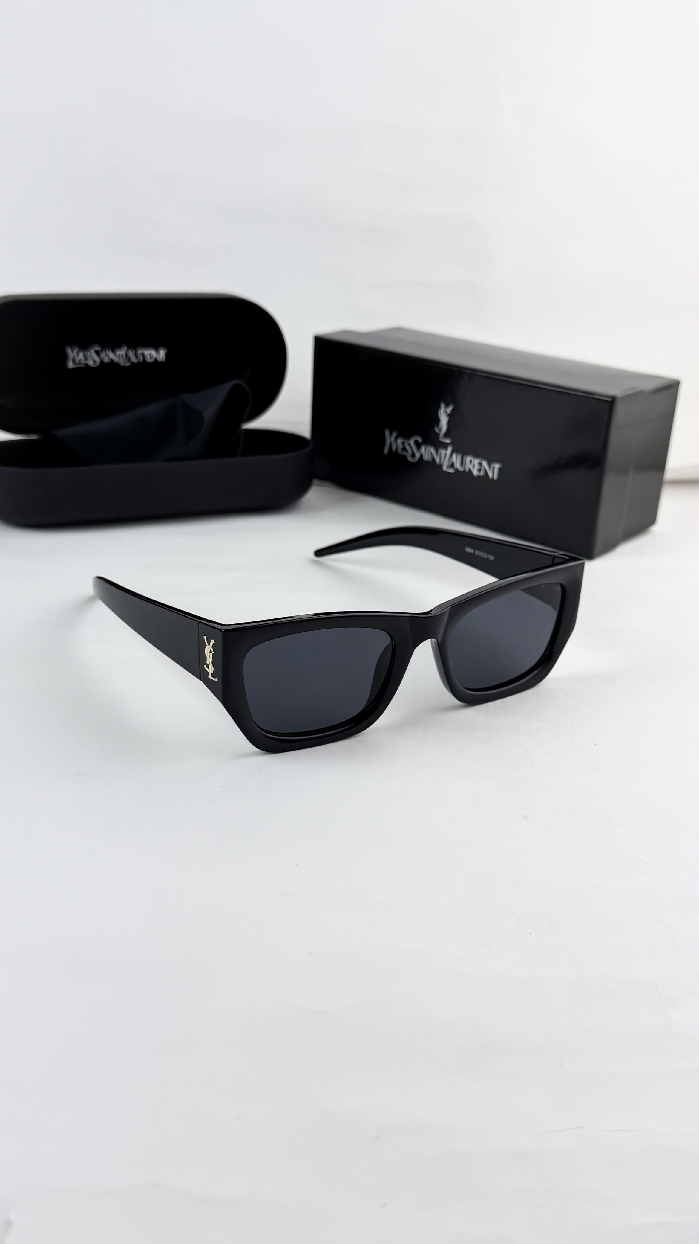 YSL BLACK 0664