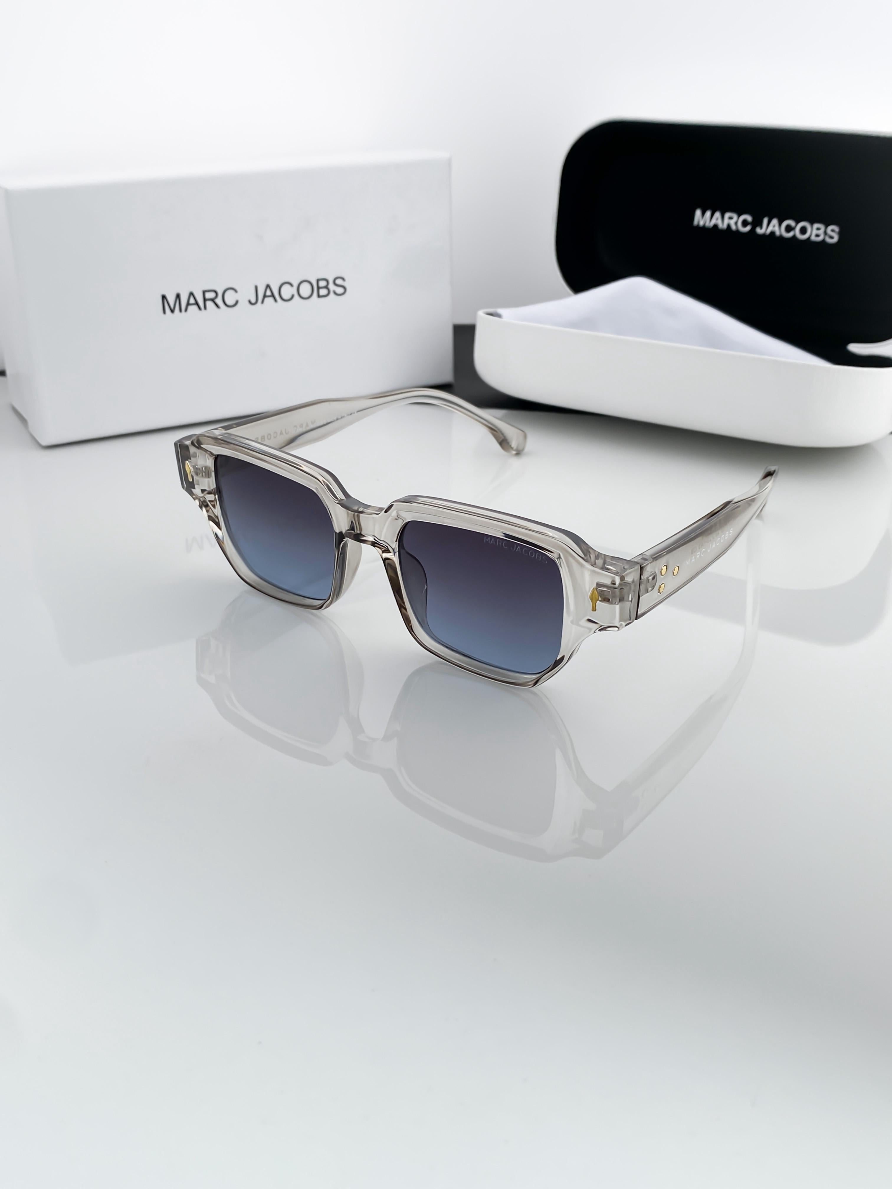 Mar_c_jaco_b_white