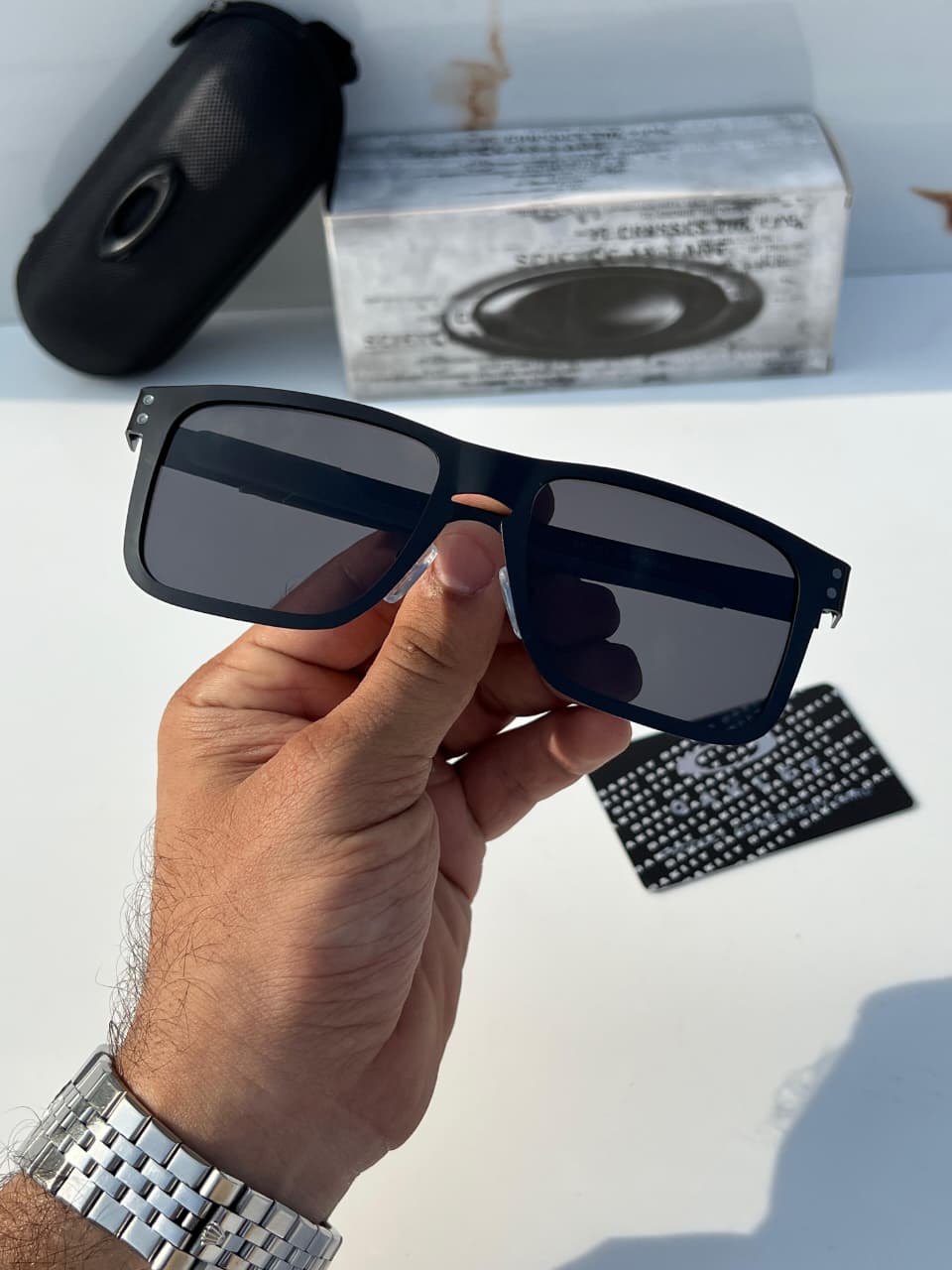 Oakl_ey 1701 black