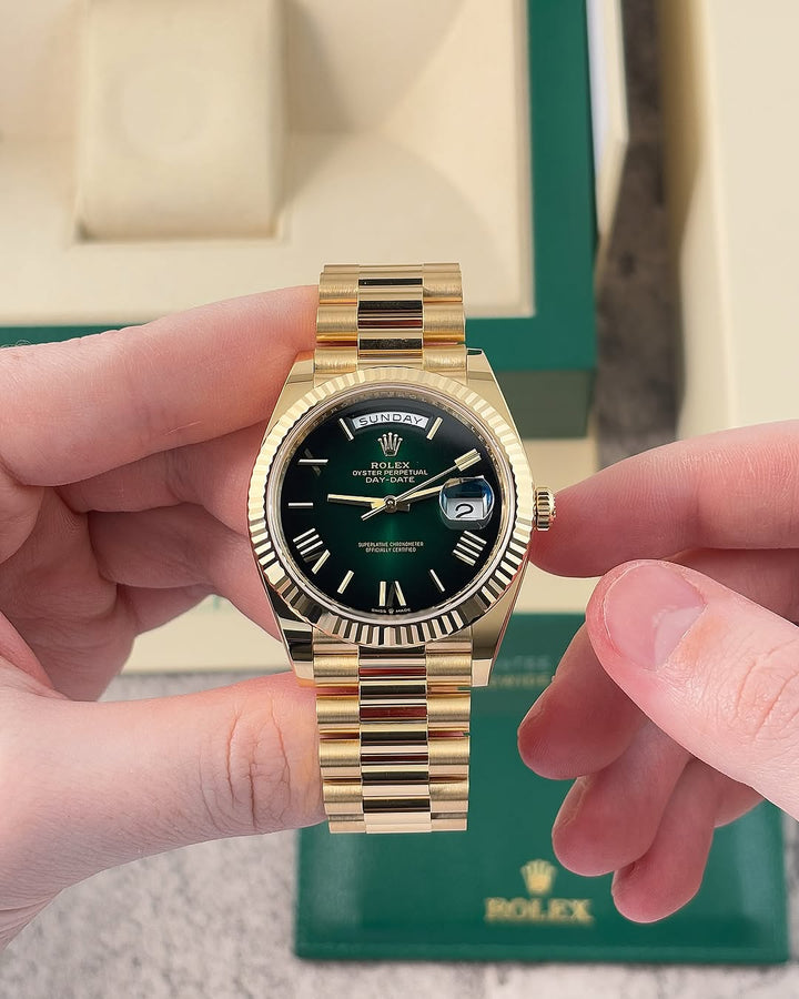 Role_x Day-Date Gold/Green watch