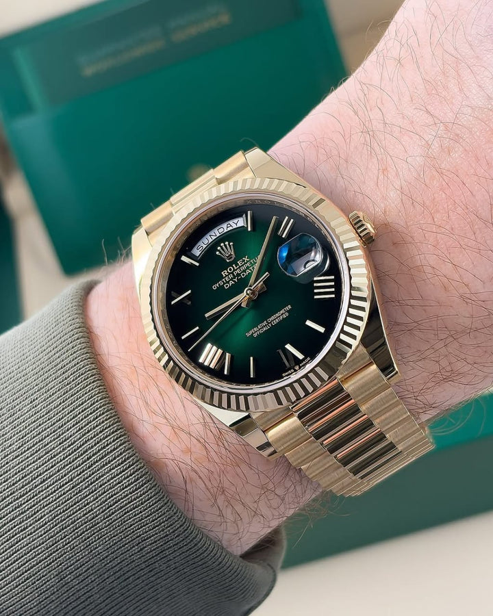 Role_x Day-Date Gold/Green watch